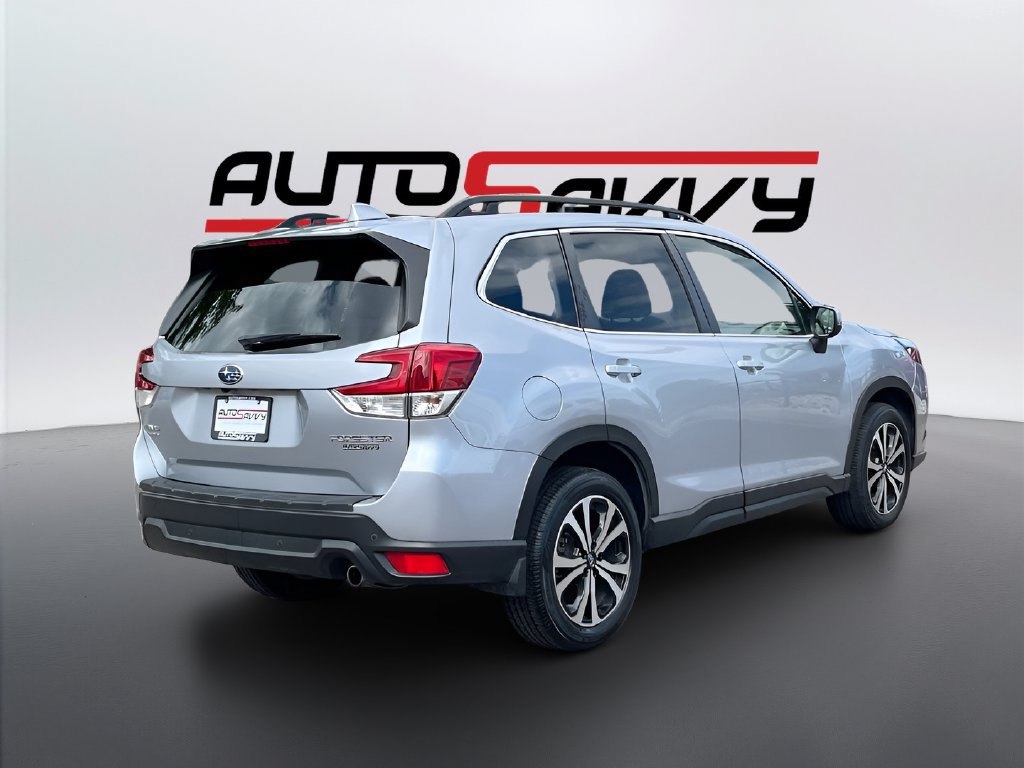 Used 2023 Subaru Forester Limited AWD/4WD image 7