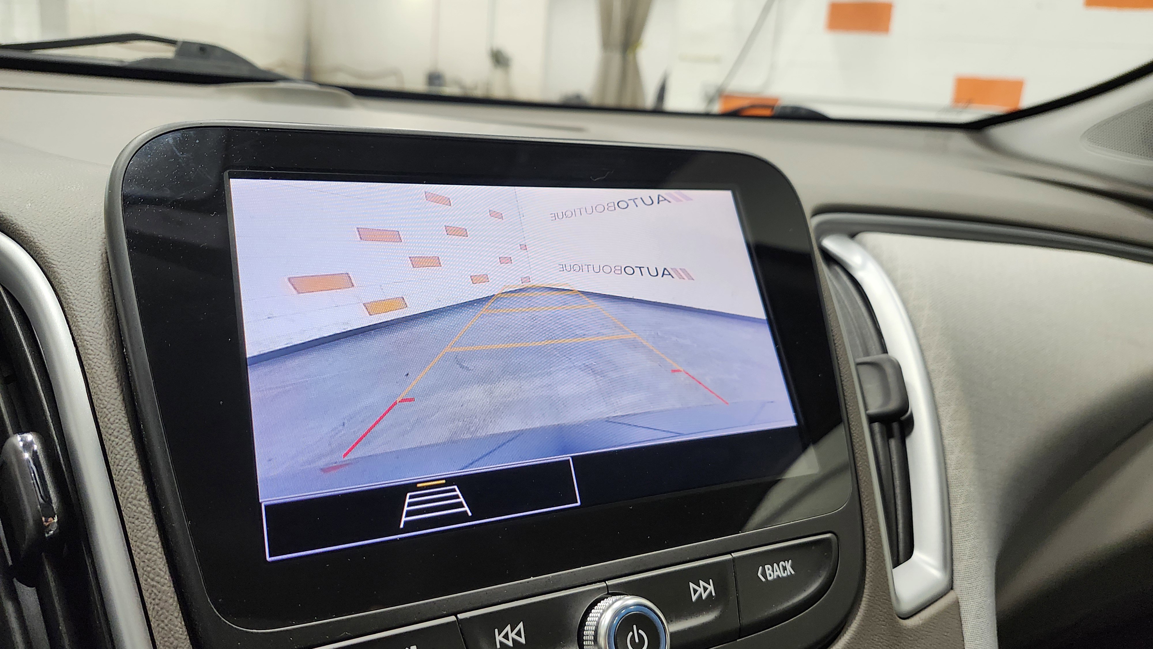 Used 2023 Chevrolet Malibu LT image 2