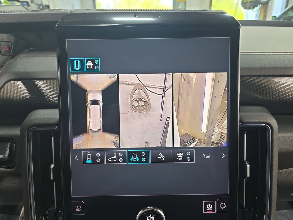 New 2026 GMC Yukon XL AT4 AWD/4WD image 27