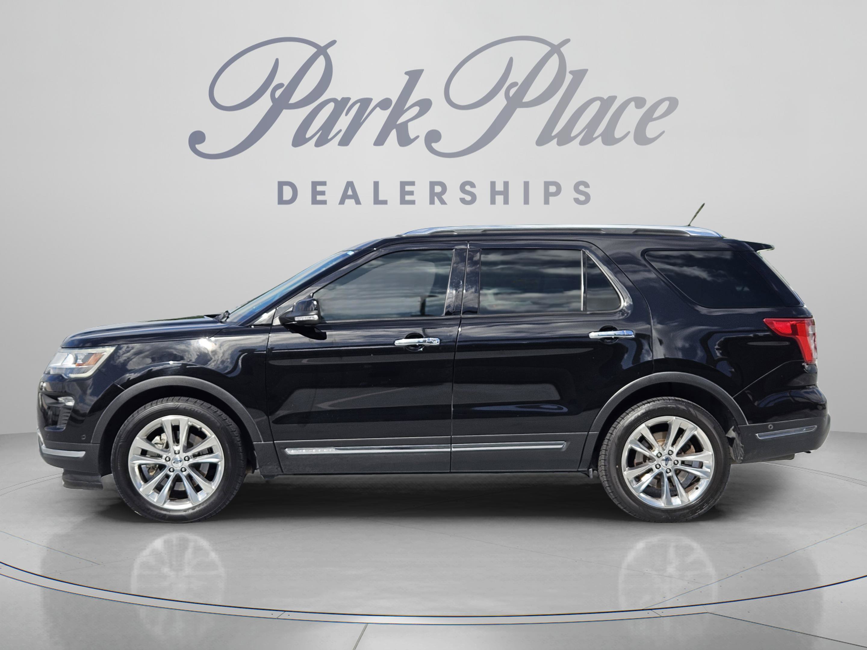 Used 2019 Ford Explorer Limited w/ Ford Safe & Smart Package FWD image 2