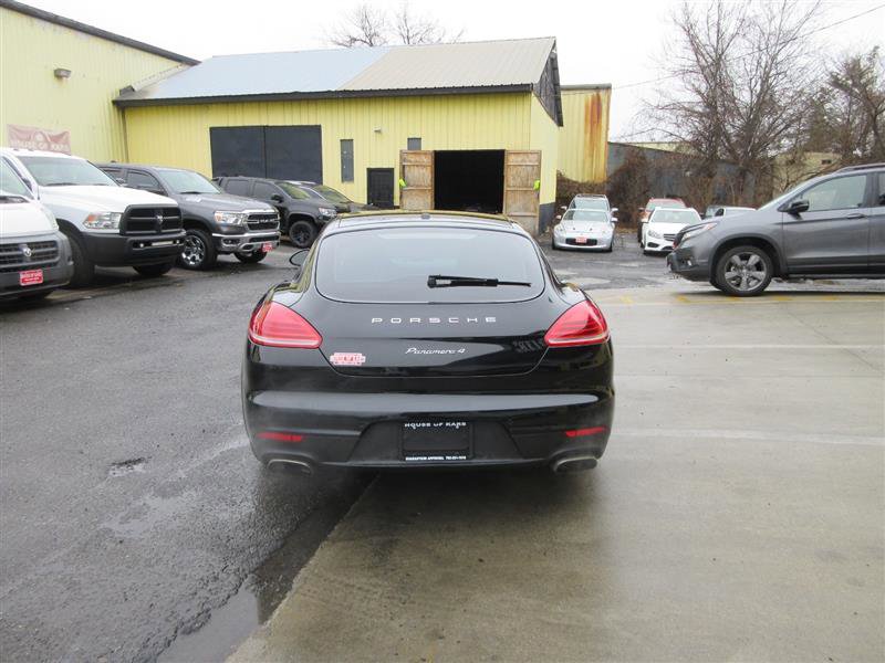 Used 2016 Porsche Panamera 4 image 4