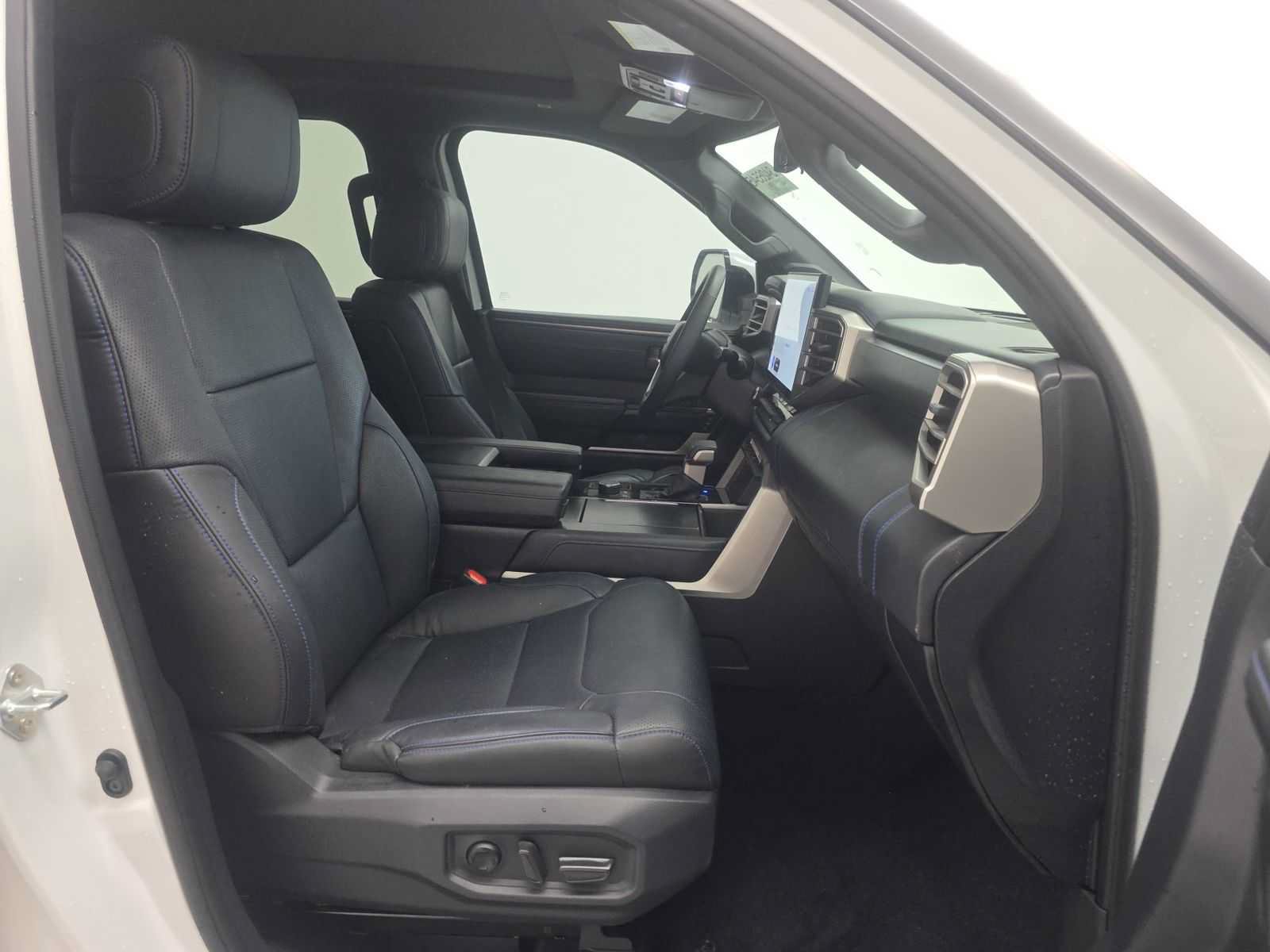 Used 2026 Toyota Tundra Platinum AWD/4WD image 9