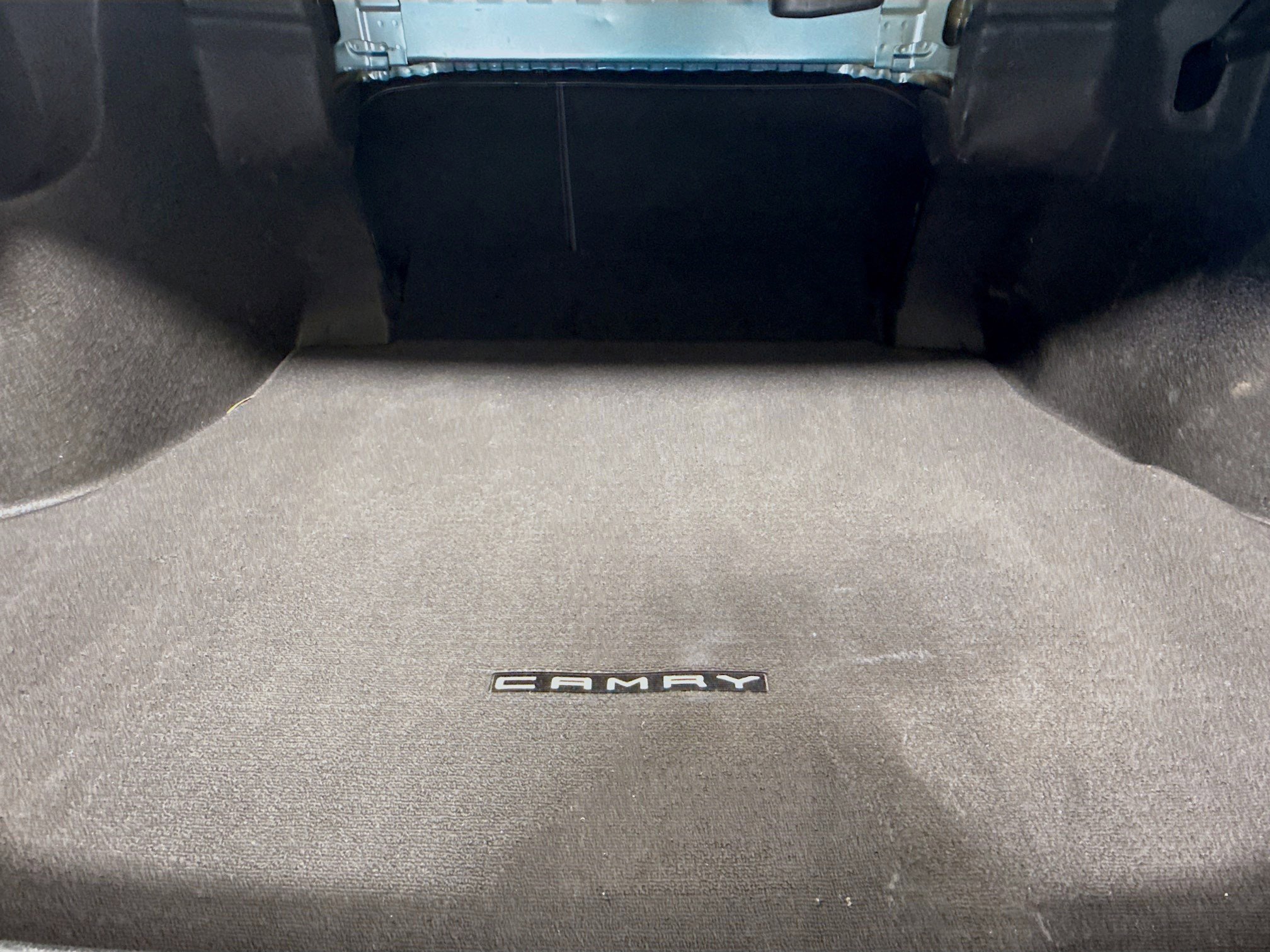 Used 2020 Toyota Camry LE w/ Carpet Mat Package image 34