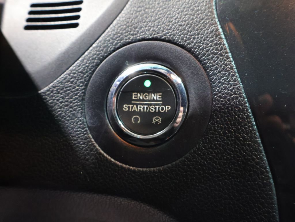 Used 2017 Ford Explorer XLT w/ Equipment Group 202A image 30