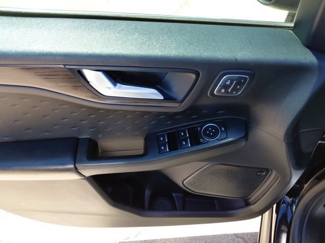 Used 2020 Ford Escape Titanium AWD/4WD image 30