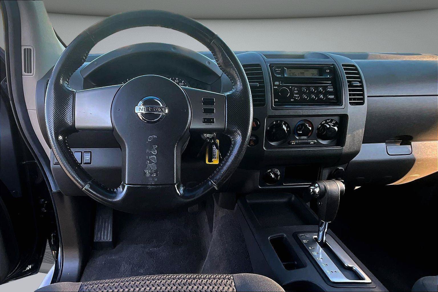 Used 2005 Nissan Frontier LE AWD/4WD image 10