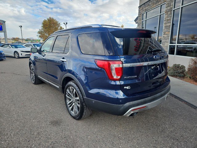 Used 2017 Ford Explorer Platinum image 3