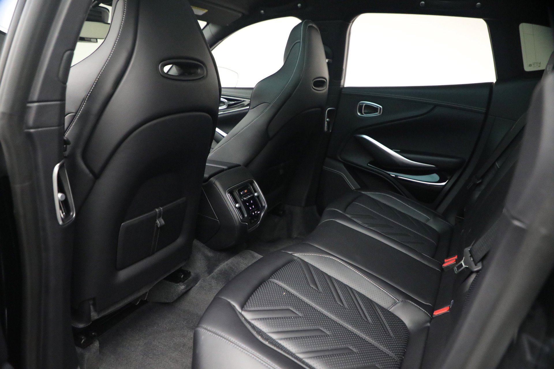 New 2026 Aston Martin DBX S image 14