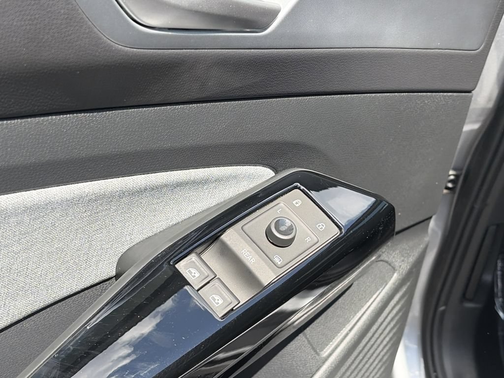 Certified 2023 Volkswagen ID.4 Pro RWD image 23