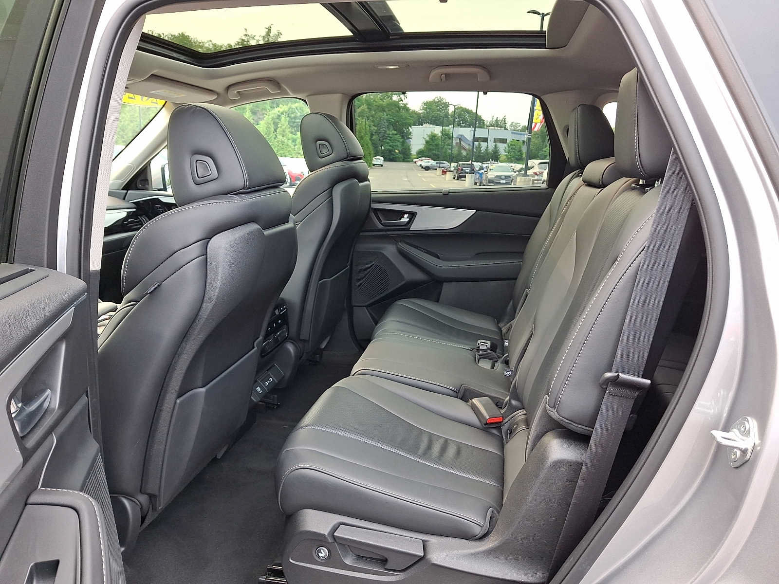 Certified 2024 Acura MDX SH-AWD w/ Technology Package image 10