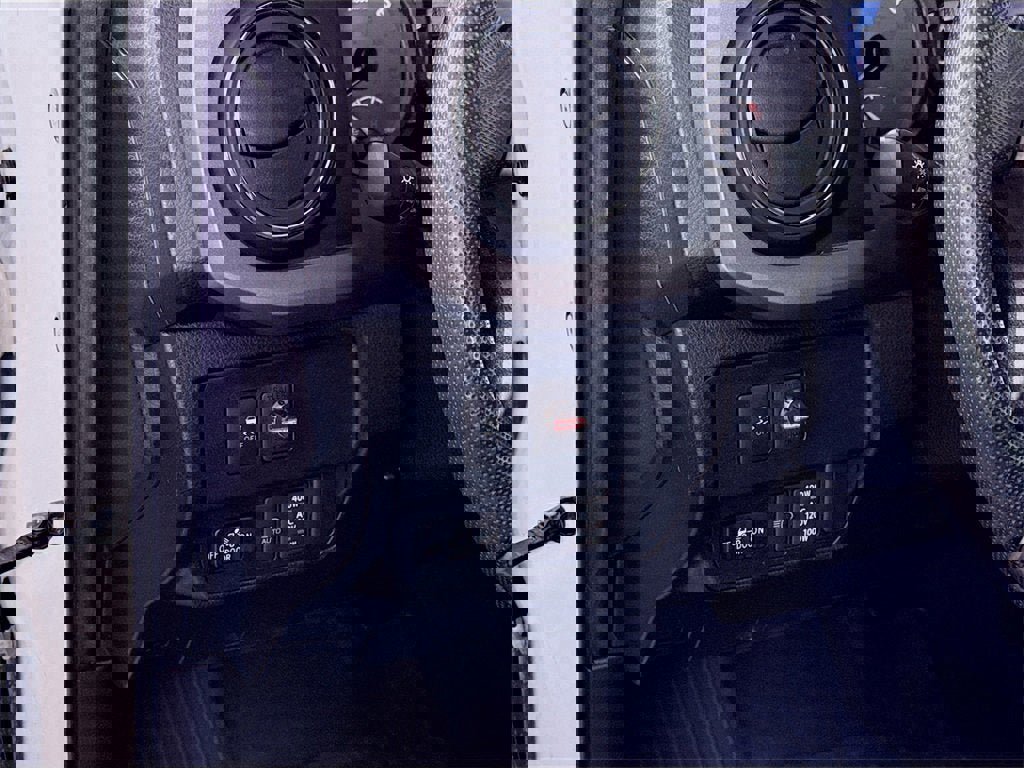 Used 2023 Toyota Tacoma TRD Off-Road image 4