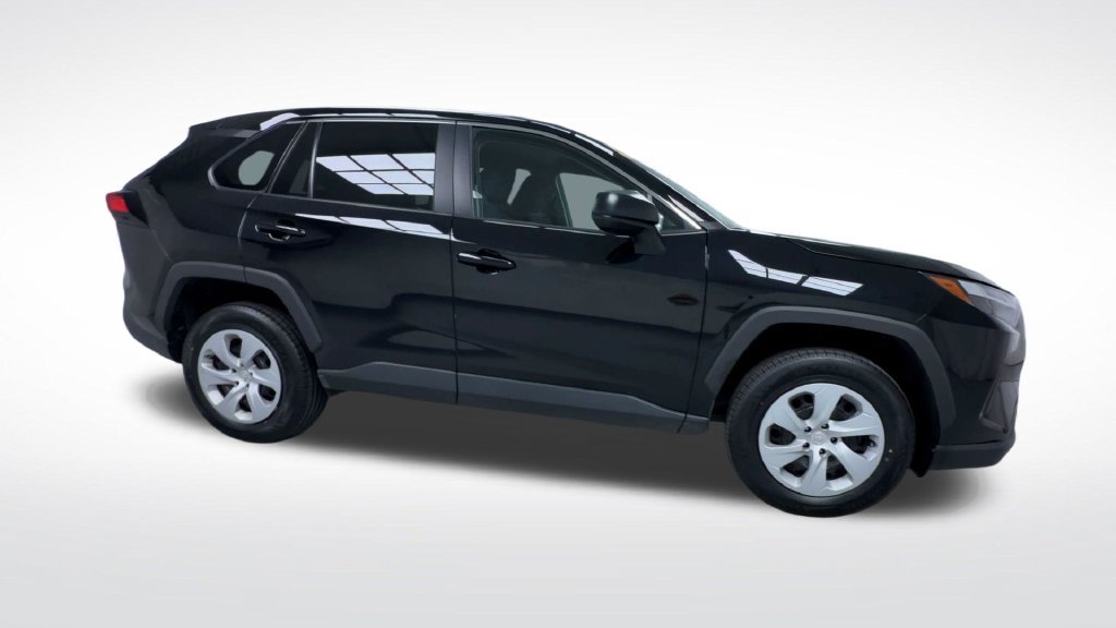 Certified 2024 Toyota RAV4 LE AWD/4WD image 10