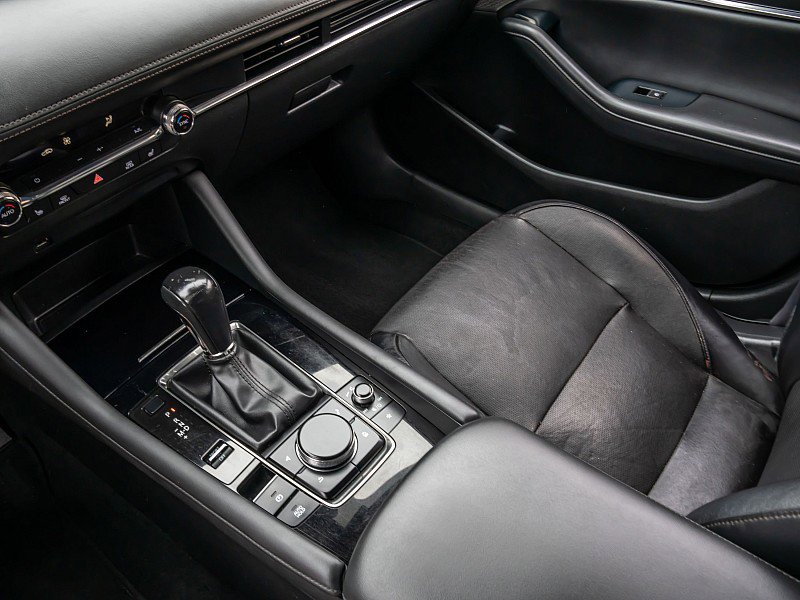 Used 2019 MAZDA MAZDA3 Hatchback w/ Premium Package image 26