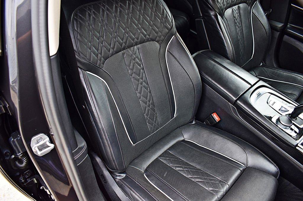 Used 2022 BMW 740i RWD image 21