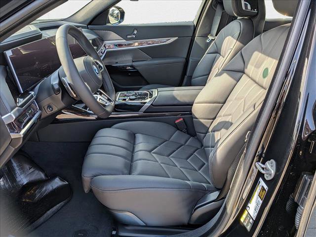 Used 2026 BMW i7 eDrive50 w/ M Sport Package image 4