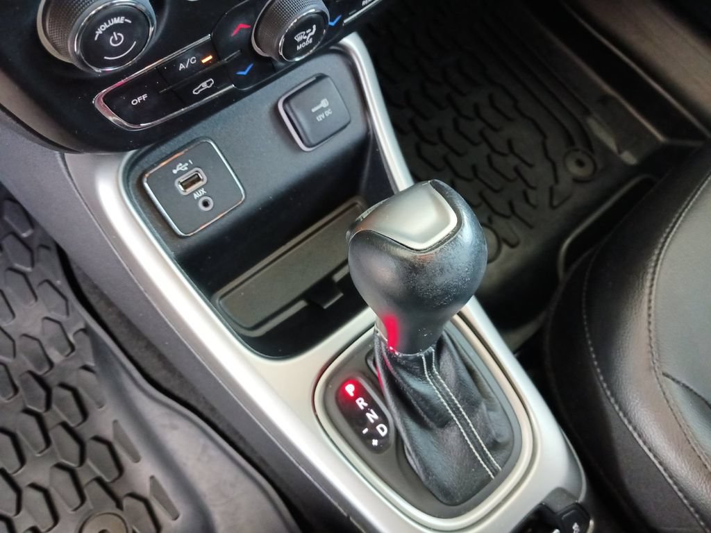 Used 2021 Jeep Compass Latitude w/ Sun and Sound Group FWD image 33