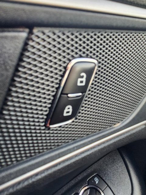 Used 2023 Ford Edge SEL image 37