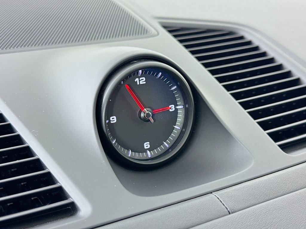 Certified 2023 Porsche Cayenne Platinum Edition w/ Premium Package Plus (PIA) image 17