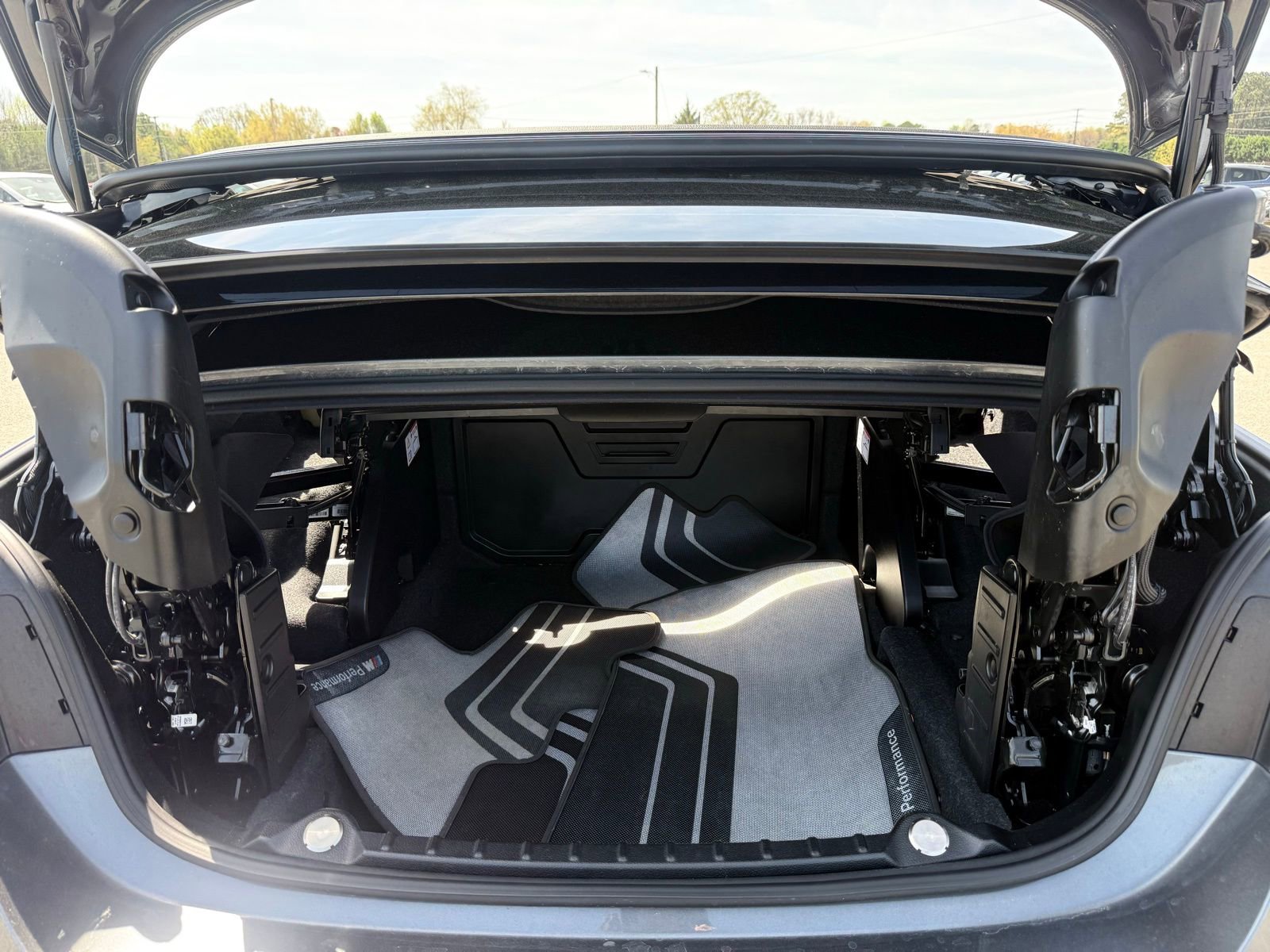 Used 2018 BMW M4 Convertible image 65