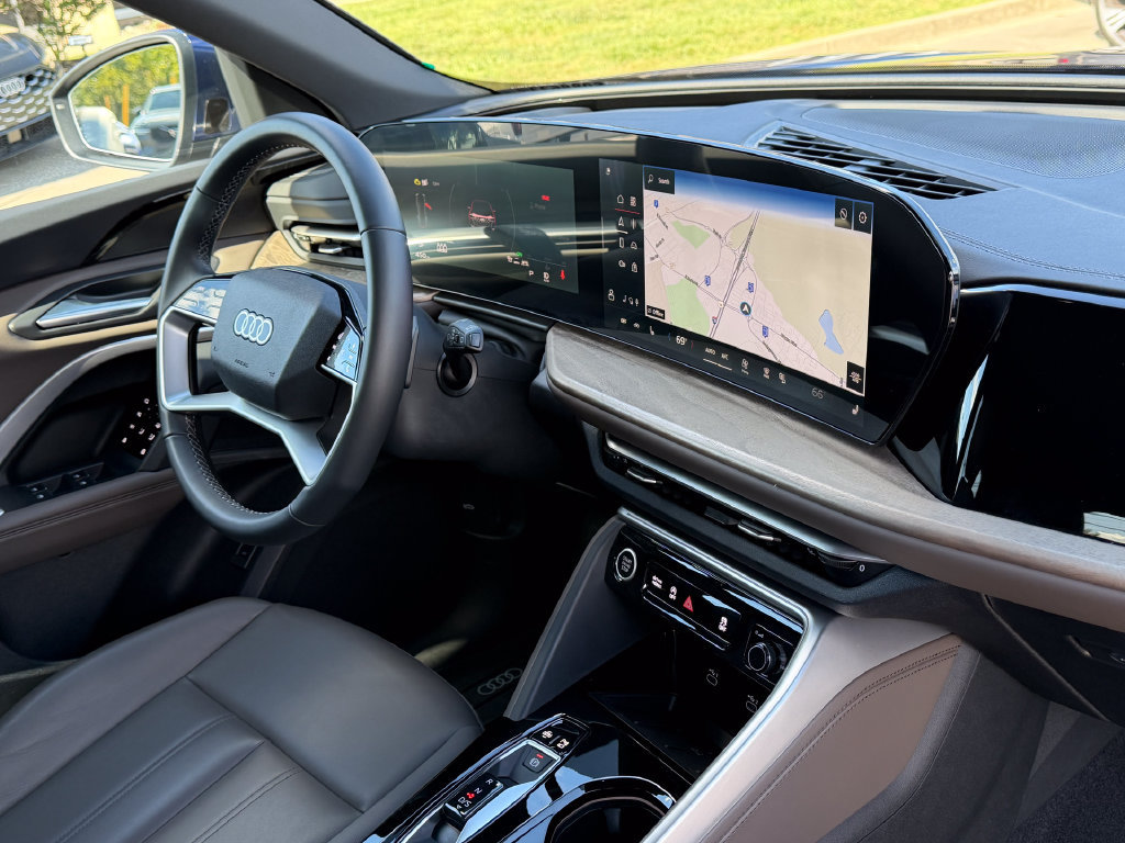 Certified 2025 Audi Q5 Premium w/ Convenience Package AWD/4WD image 14