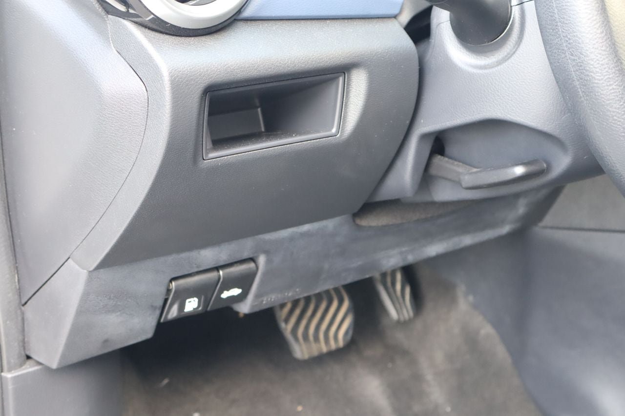 Used 2024 Nissan Versa SV FWD image 21