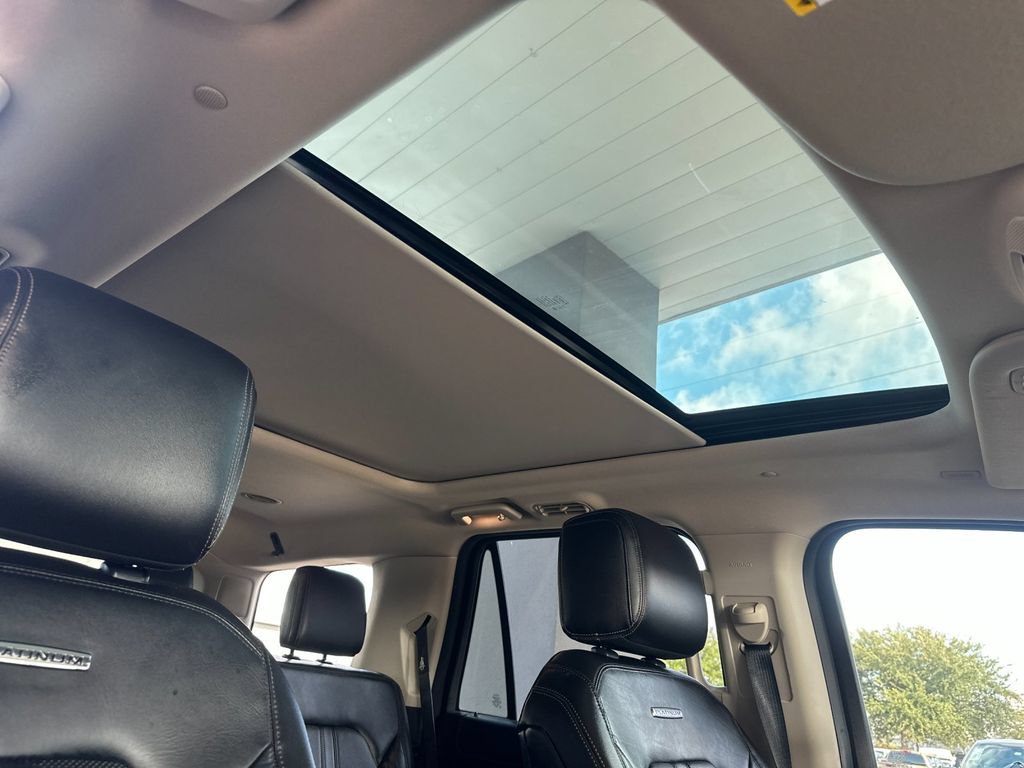 Used 2018 Ford Expedition Platinum RWD image 17