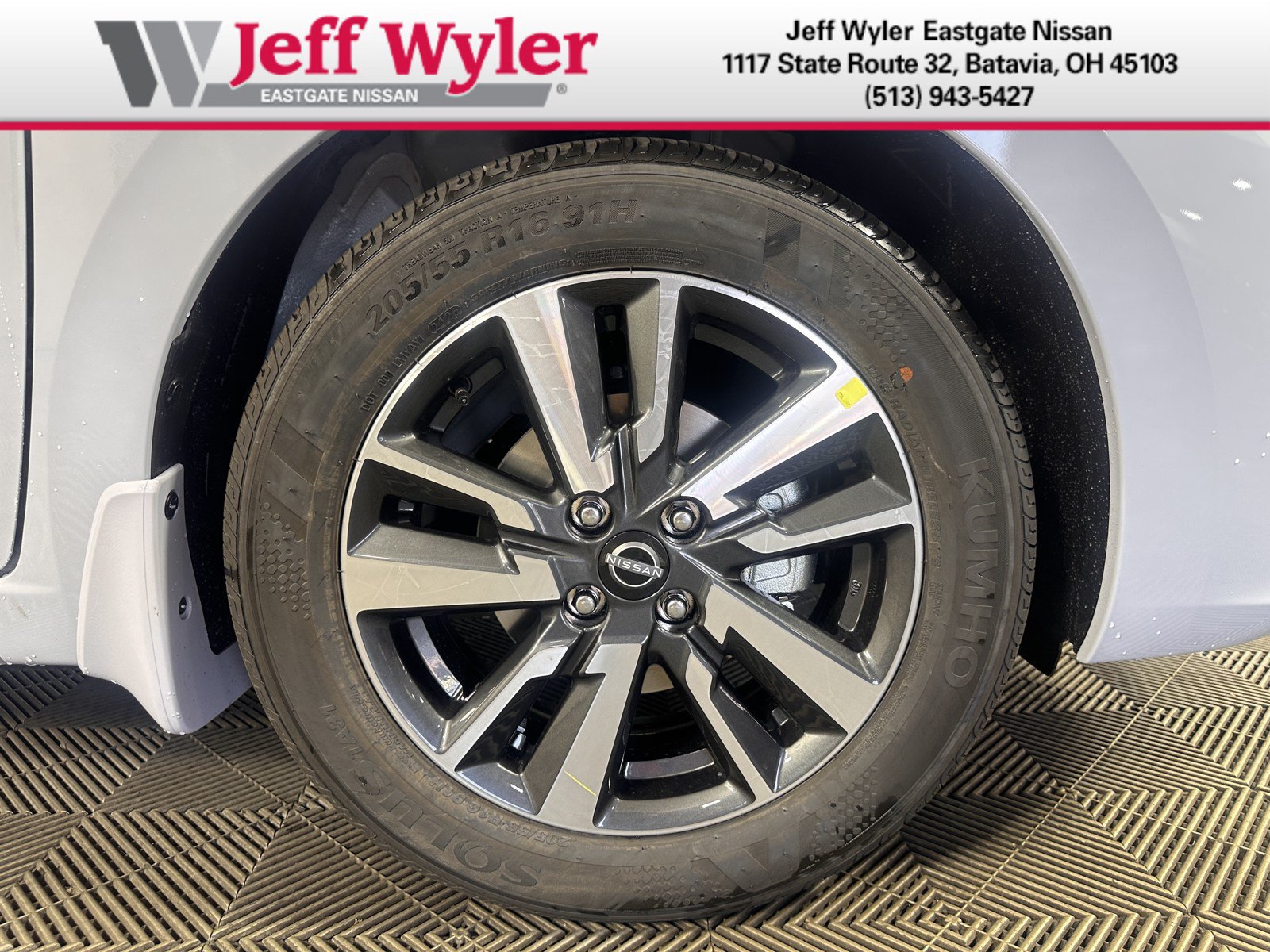 New 2025 Nissan Versa SV w/ Trunk Package FWD image 41