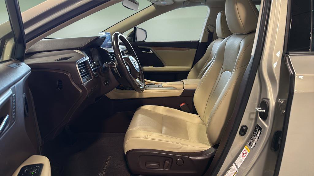 Used 2020 Lexus RX 350L Premium w/ Premium Package image 11