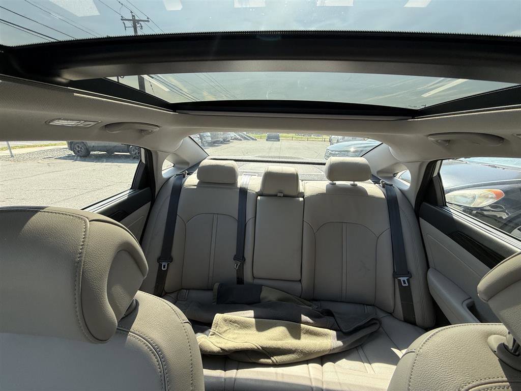 Used 2015 Hyundai Sonata Limited w/ Option Group 06 FWD image 4