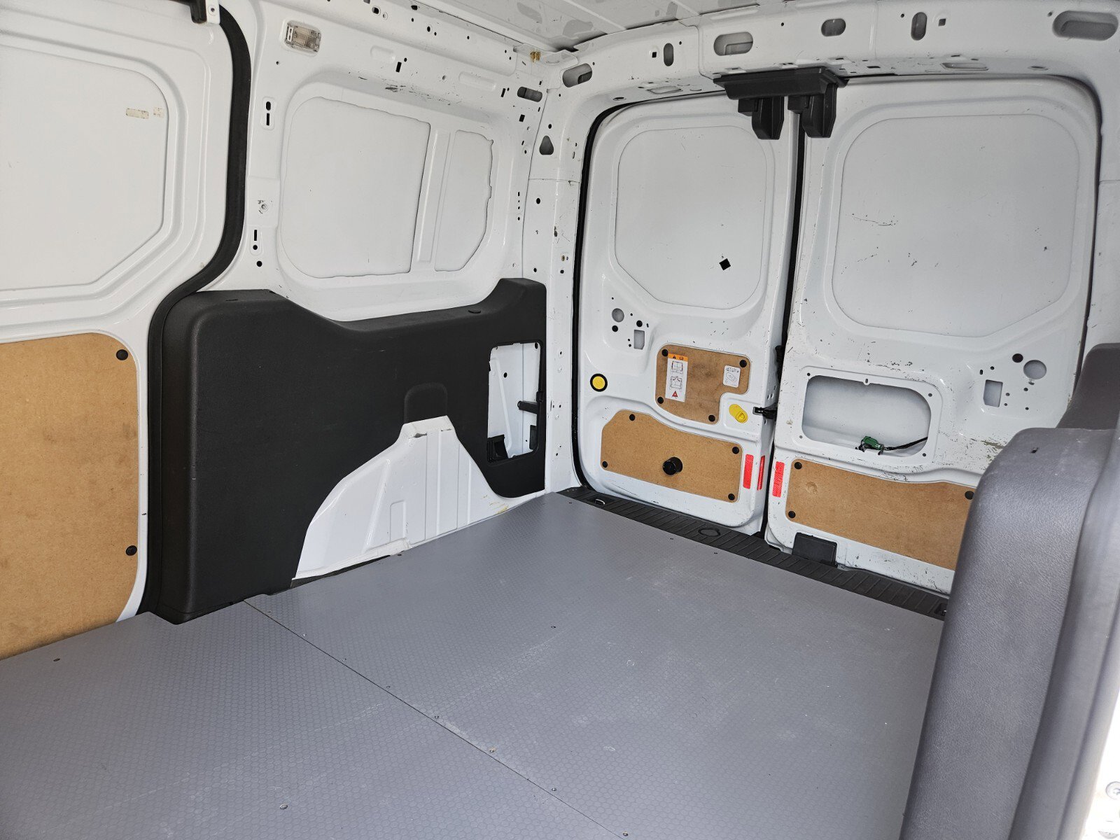 Used 2015 Ford Transit Connect XL image 7