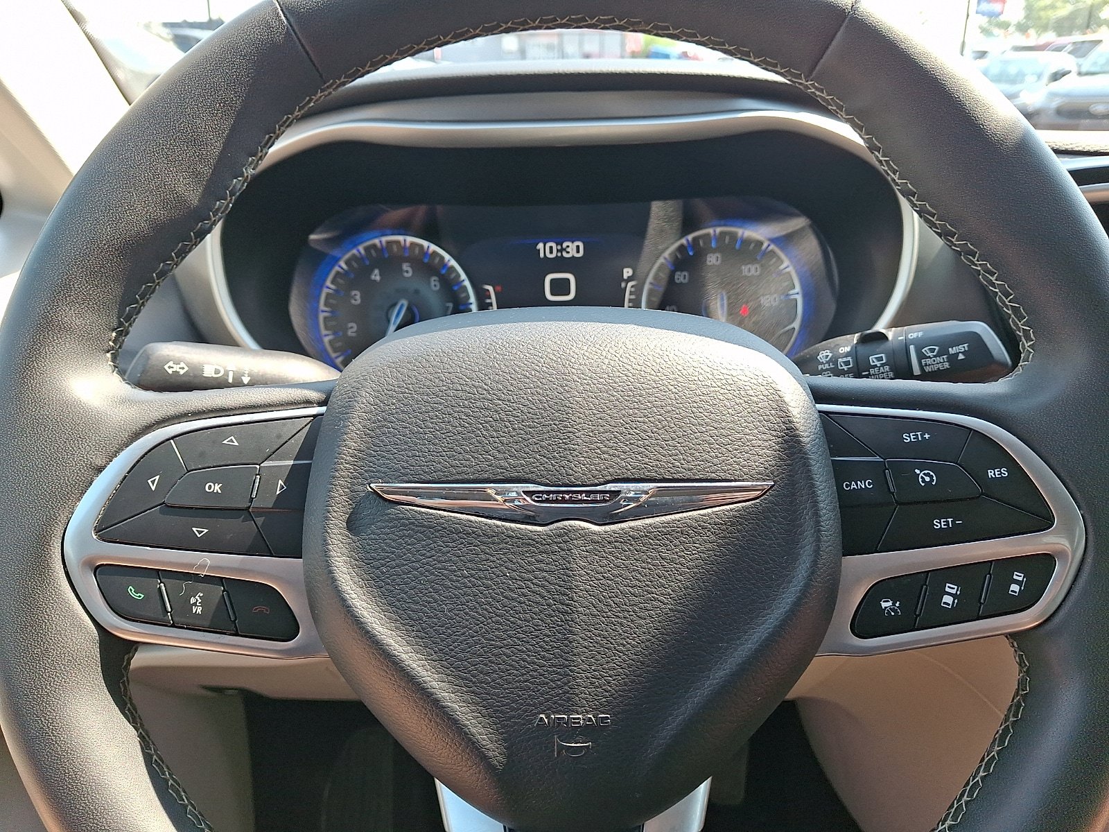 Used 2024 Chrysler Pacifica Touring-L FWD image 16