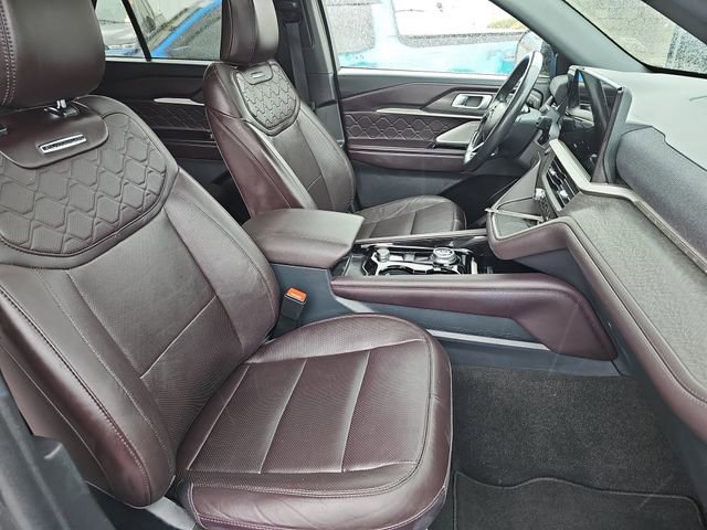 Used 2025 Ford Explorer Platinum w/ LUX Leather Package image 12