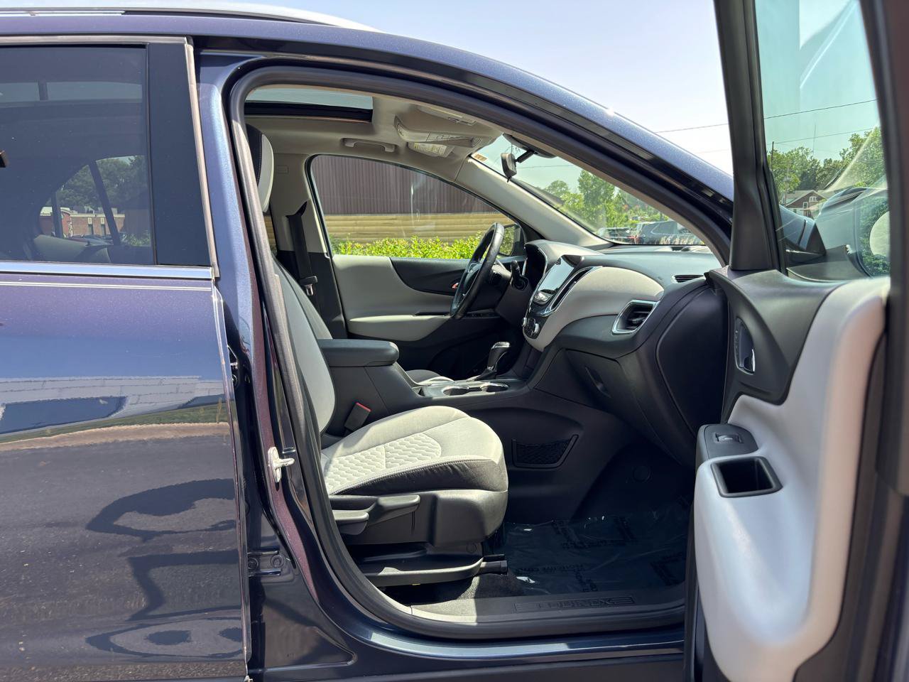 Used 2018 Chevrolet Equinox LT w/ Sun & Infotainment Package FWD image 40