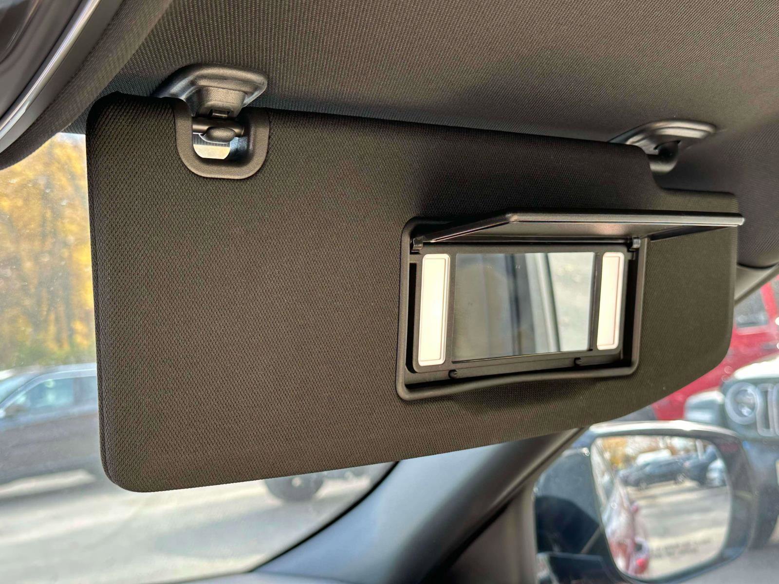 Used 2024 Jeep Grand Cherokee Limited w/ Luxury Tech Group II image 28