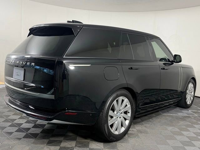 Certified 2025 Land Rover Range Rover SE image 8