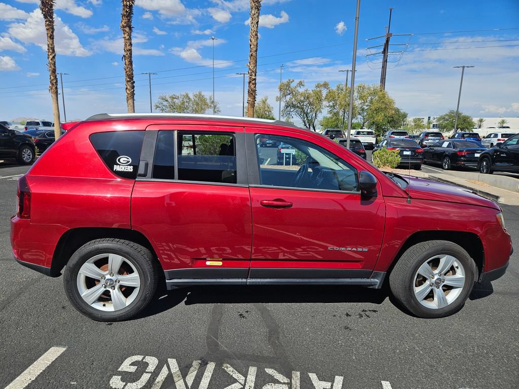 Used 2016 Jeep Compass Sport w/ Power Value Group FWD image 4