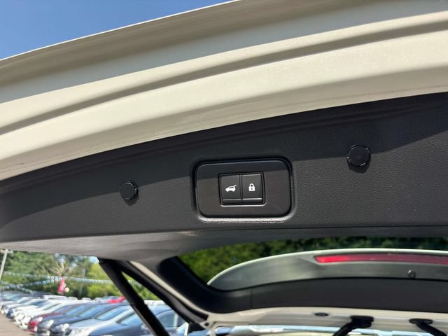 Used 2022 Nissan Pathfinder SL w/ SL Black Package AWD/4WD image 19