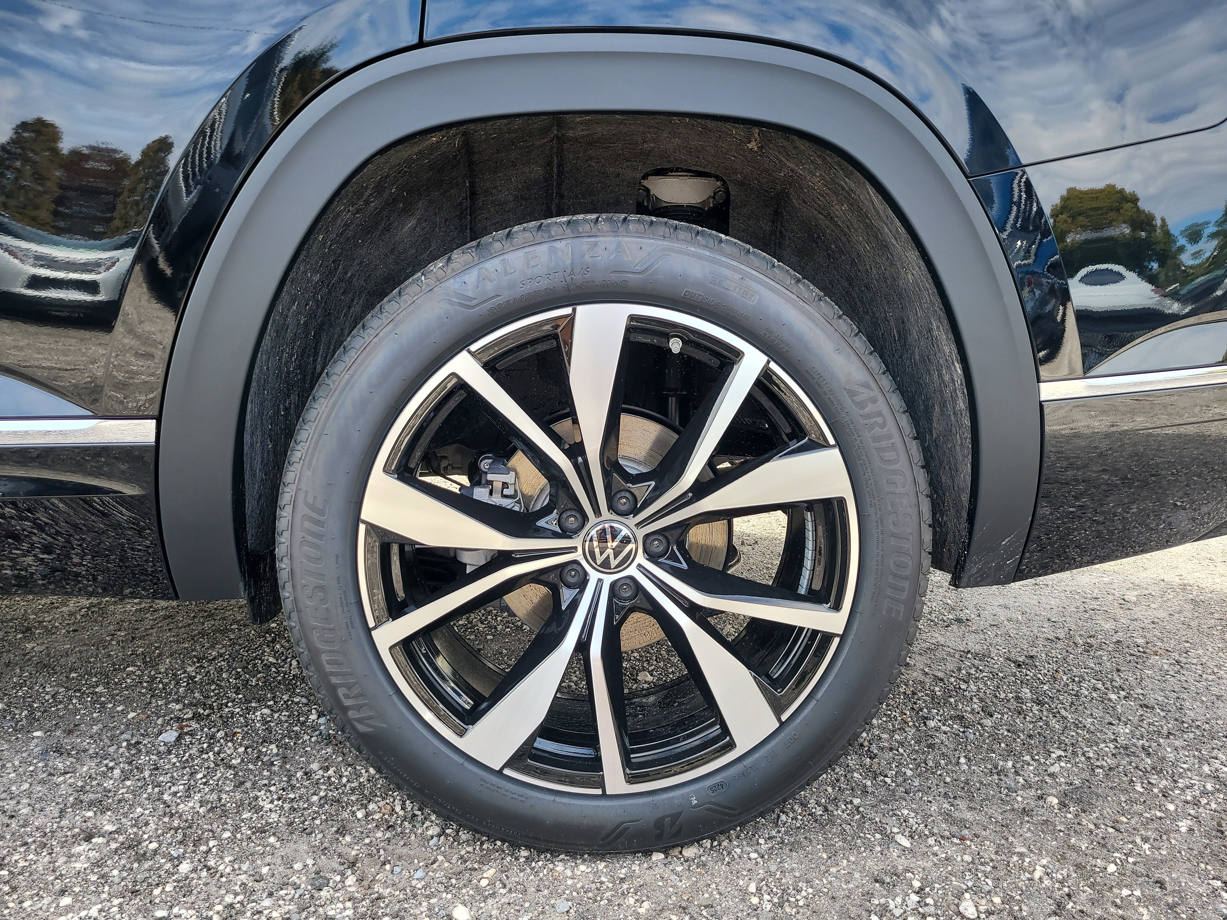 New 2026 Volkswagen Atlas SEL Premium R-Line image 9