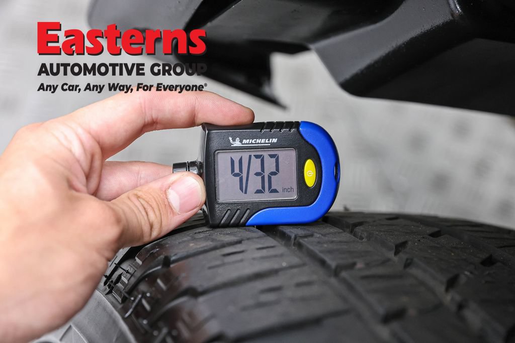 Used 2022 Jeep Wrangler Unlimited Sahara w/ Cold Weather Group AWD/4WD image 28