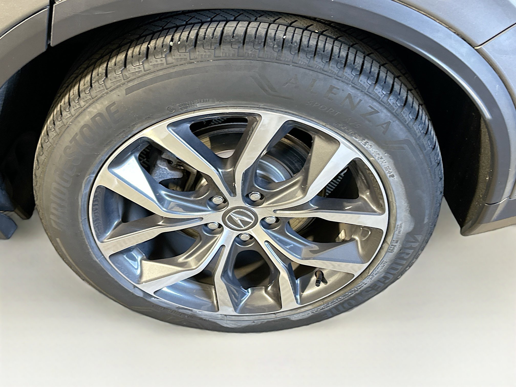 Used 2023 Acura MDX SH-AWD w/ Technology Package image 11