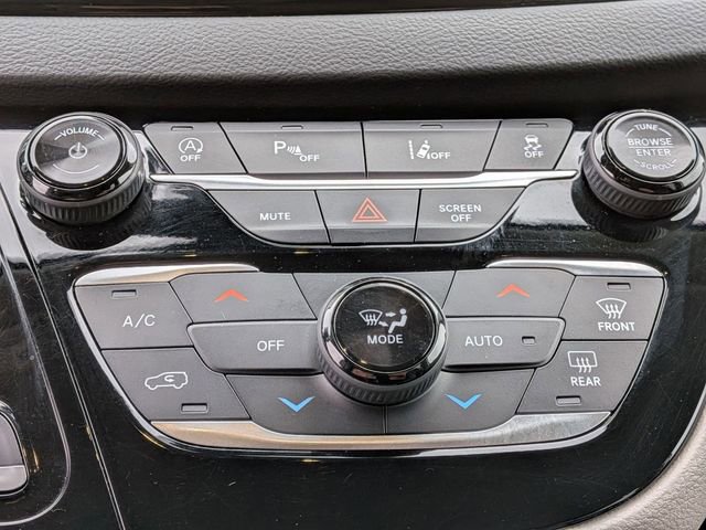 Certified 2023 Chrysler Pacifica Touring-L image 20