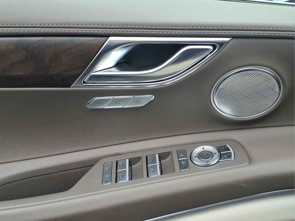 Used 2024 Genesis GV80 2.5T w/ Advanced Package image 22