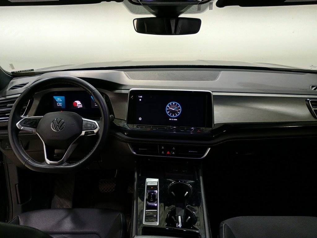 Used 2024 Volkswagen Atlas Cross Sport SE image 13