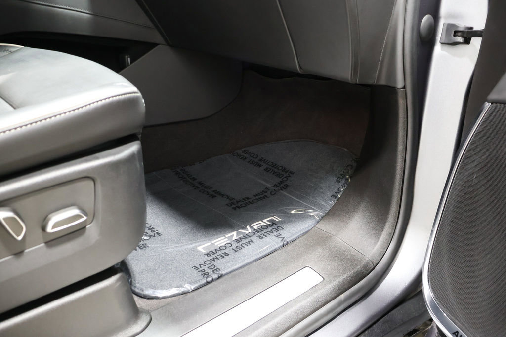 Used 2023 Cadillac Escalade Premium Luxury image 47