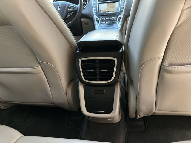 Used 2016 Lincoln MKX Reserve w/ Technology Package FWD image 24