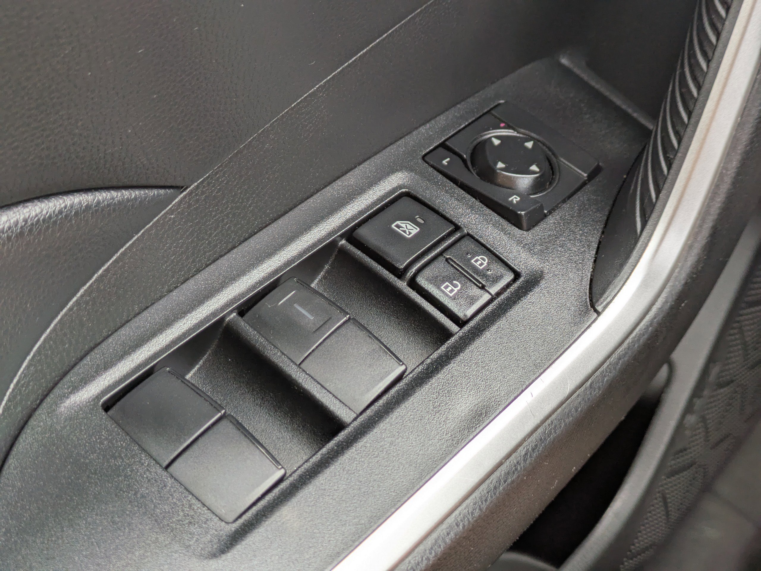 Used 2023 Toyota RAV4 LE image 23