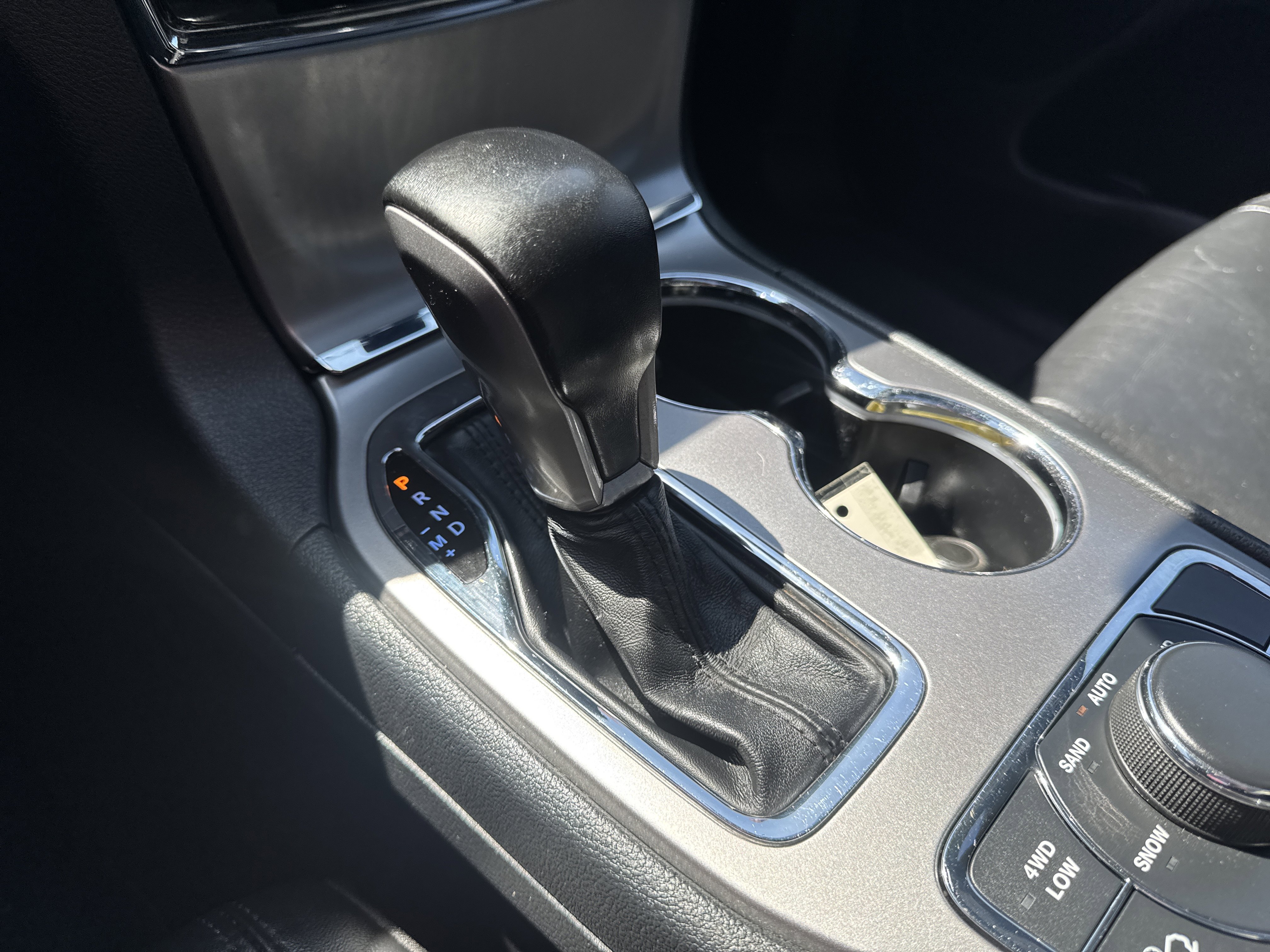 Used 2020 Jeep Grand Cherokee Limited AWD/4WD image 23