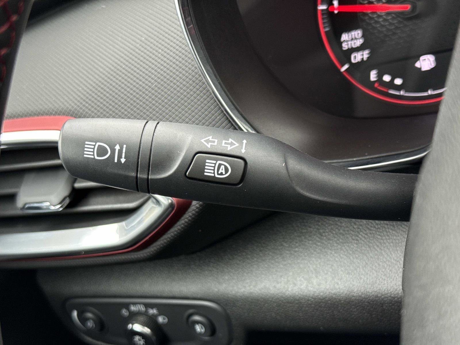 Used 2023 Chevrolet TrailBlazer RS w/ Sun and Liftgate Package image 10