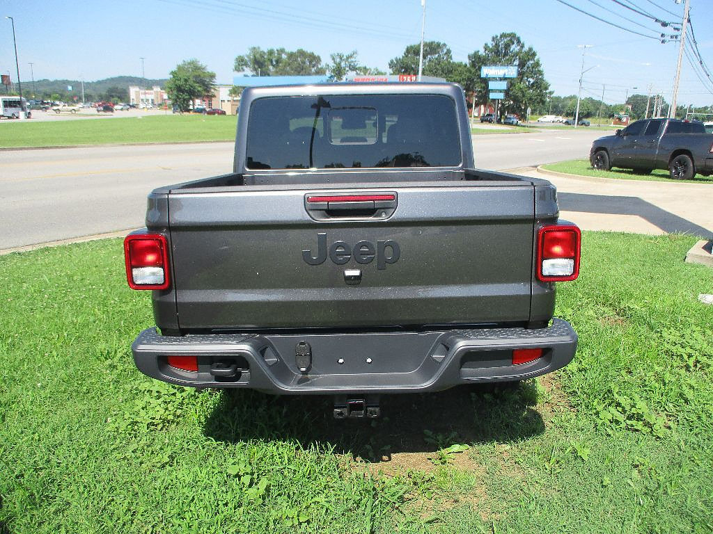 New 2025 Jeep Gladiator Sport AWD/4WD image 16