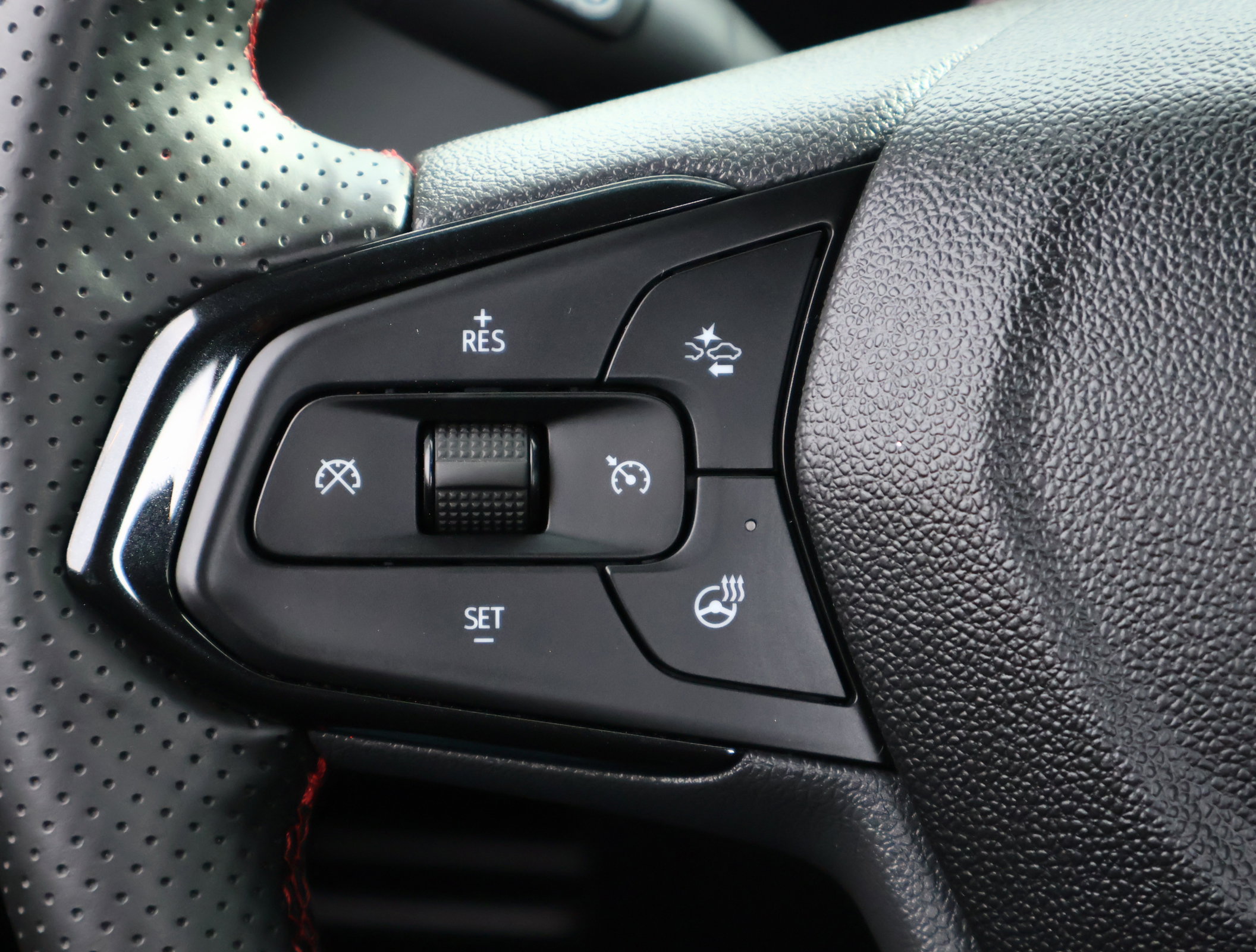 Certified 2025 Chevrolet TrailBlazer RS w/ Convenience Package image 14